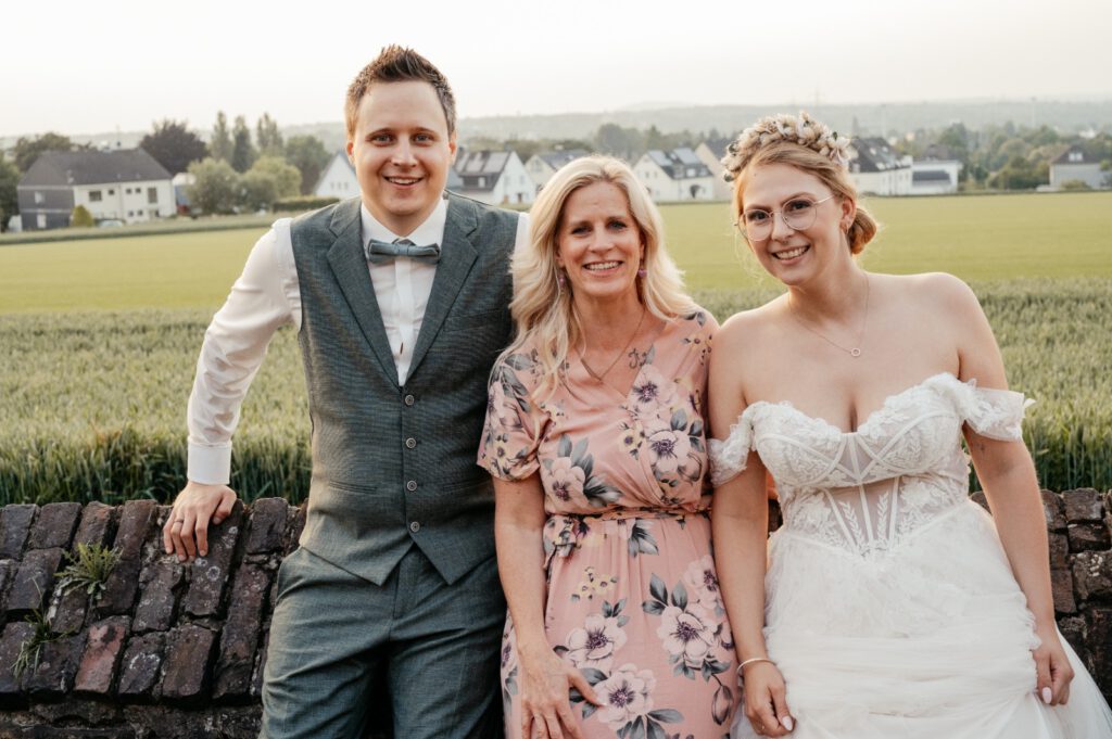 Lina, Ben und Million Bride Hochzeiten